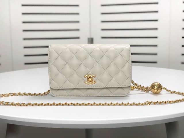 新品Chanel佐川発送 綺麗美品C05