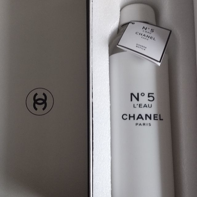 FACTORY 5 シャネル N°5 ローボトル ウォーターボトル 590mL FACTORY 5 シャネル N°5 ローボトル ウォーターボトル 590mL