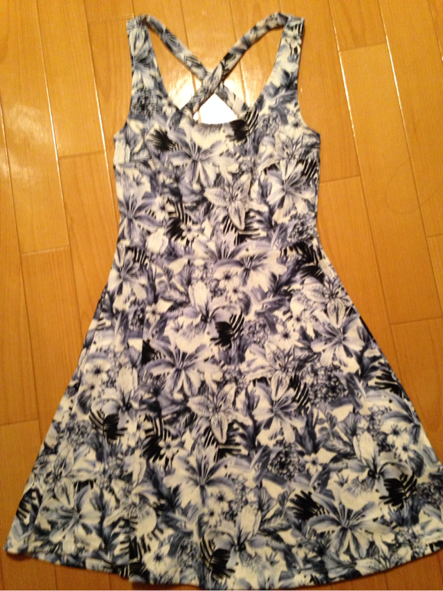 H M 花柄ワンピース エイチアンドエム H M フリマアプリ サイトshoppies ショッピーズ