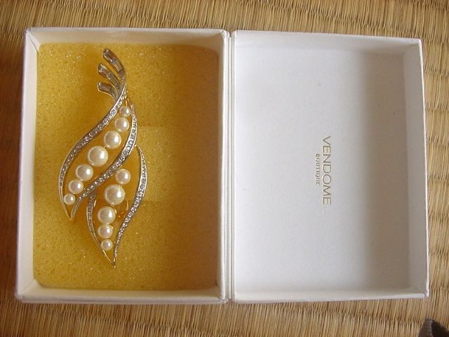 ★新品　ヴァンドーム青山　美しい高級真珠ブローチ★