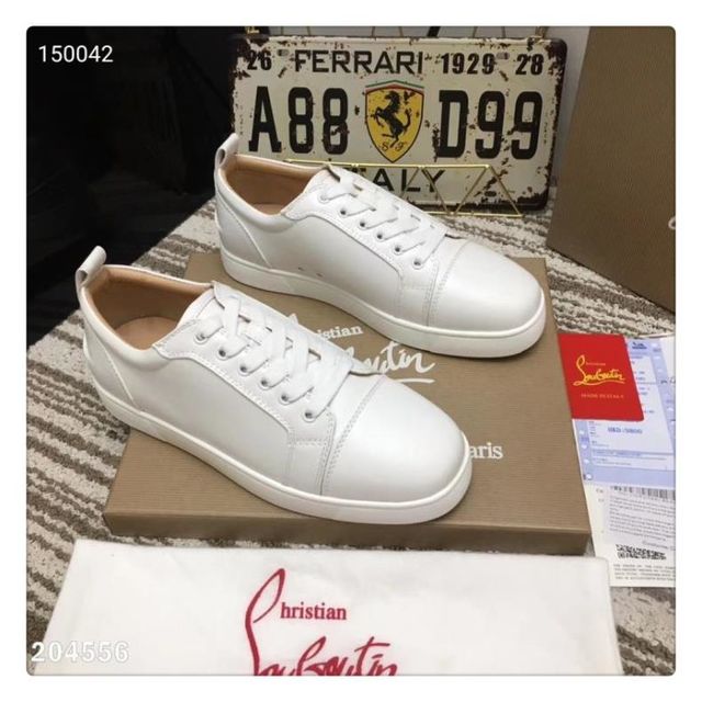 お洒落ChristianLouboutin爆売り スニーカー(Christian Louboutin(クリスチャンルブタン) ) - フリマアプリ&サイトShoppies[ショッピーズ]