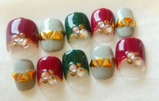 ジェル モスグリーン ボルドー秋冬スタッズネイル フリマアプリ サイトshoppies ショッピーズ