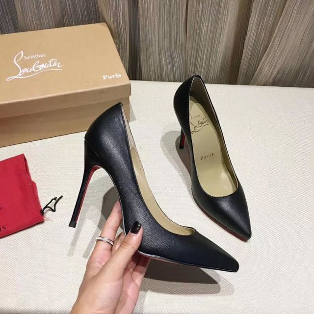 
【新品】高質ChristianLouboutinサCZ9