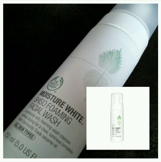 モイスチャー ホワイト フォーミングフェイシャルウォッシュ