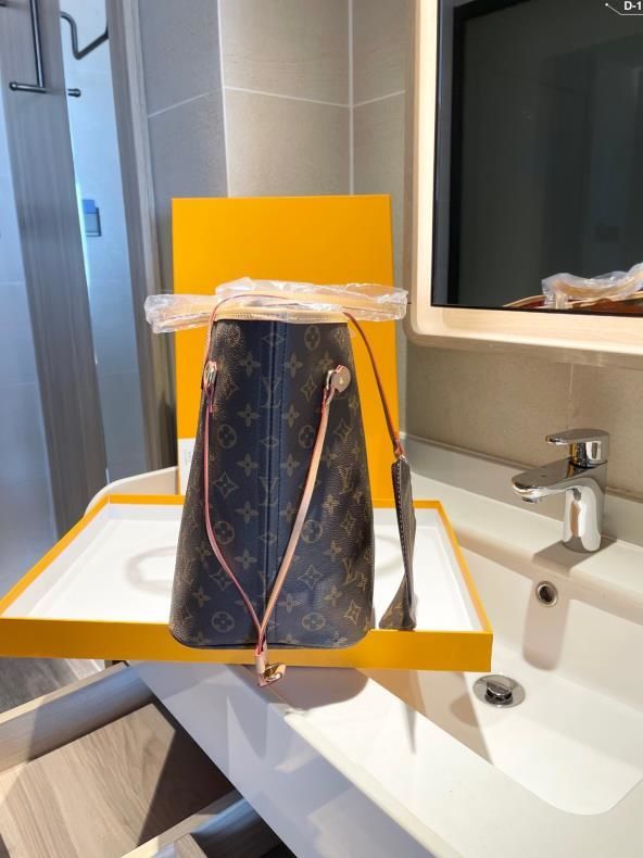 綺麗 美品ハンドバッ。グIV19
