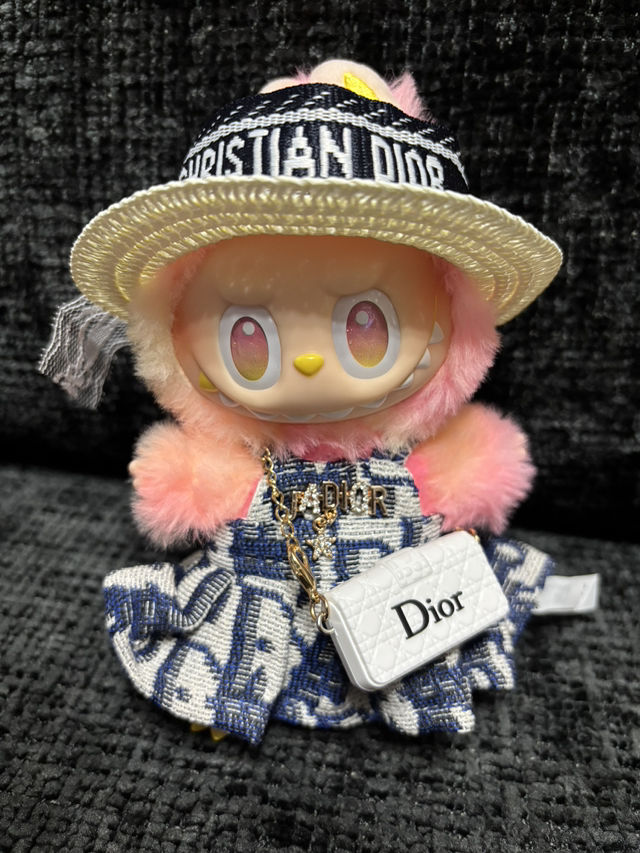 Dior ラブブ 着せ替え 洋服