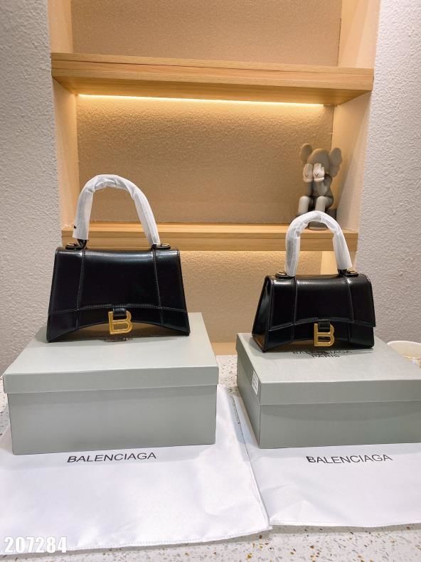 Balenciaga綺麗美品人気定番ショルダーパックA93