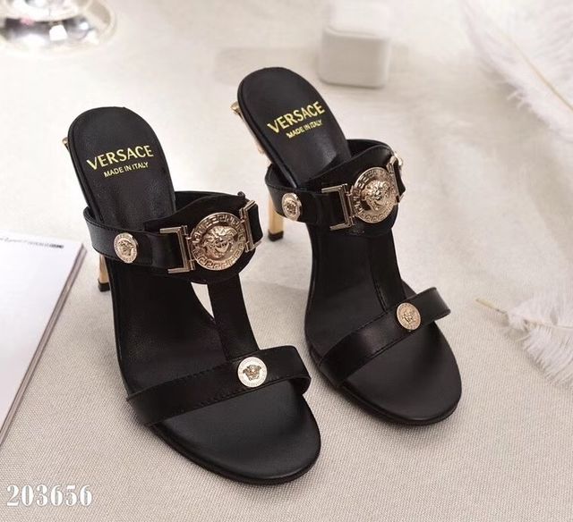 今季新作ジャンニ?ヴェルサーチ大人気 サンダル カップル