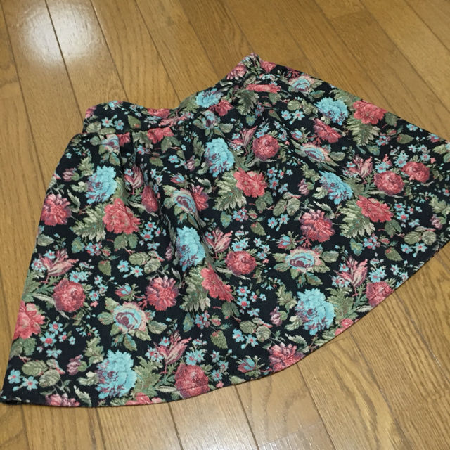 花柄スカート