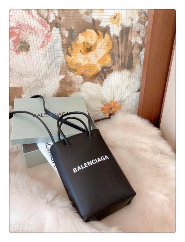 人気爆品バレンシアガ新品 国.内発。送 ショルダーバッグ(balenciaga(バレンシアガ) ) - フリマアプリ&サイトShoppies[ショッピーズ]