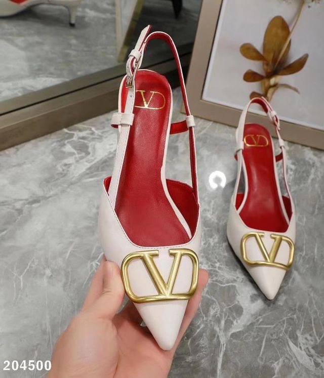 
国.内発。送Valentino大人気 新品 ハイヒール