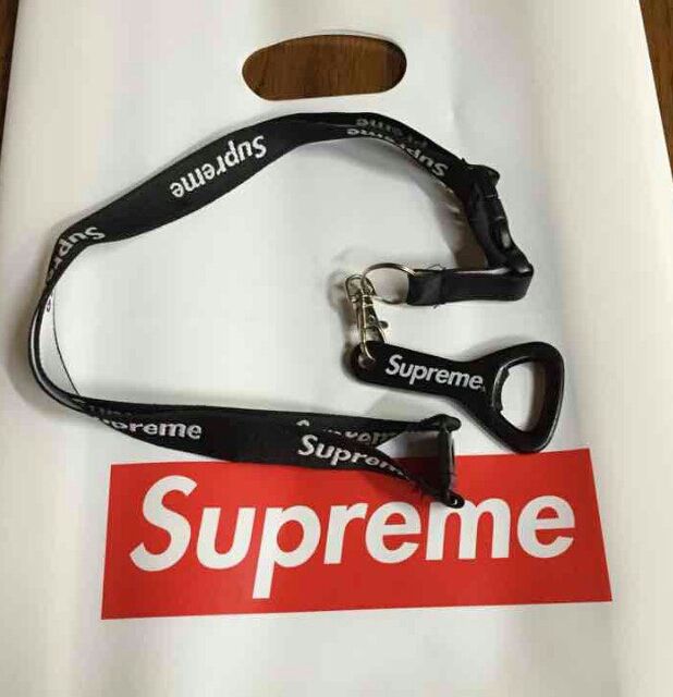 Supreme ランヤード＆オープナー(ノーブランド ) - フリマアプリ