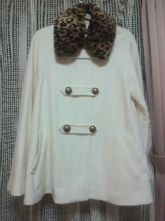 セシルポンチョコート ホワイト豹柄 セシルマクビー フリマアプリ サイトshoppies ショッピーズ