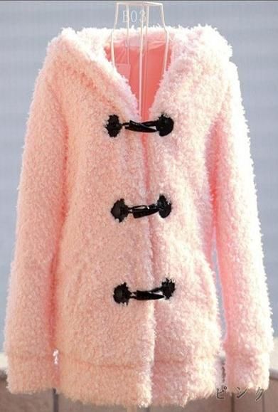 マキシマム、ウサギ耳付きピンクウールコート