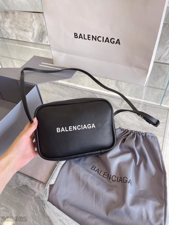 ファッションBalenciaga大人気 新品KR25