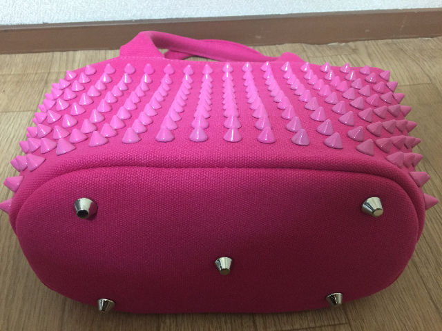 エキドナの真っピンクのスタッズバッグ005 フリマアプリ サイトshoppies ショッピーズ