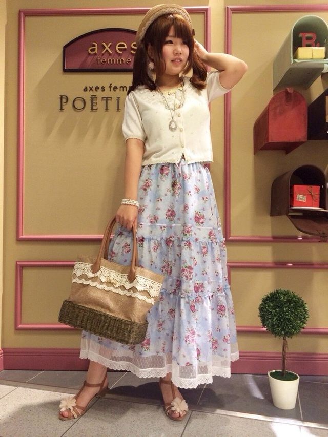 人気のファッショントレンド 綺麗なアクシーズ ファム コーデ 夏