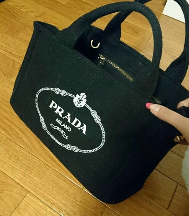 PRADA カナパサイズS黒