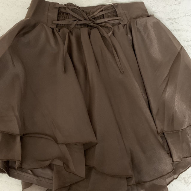 新品Chicoフリルティアードミニスカパン