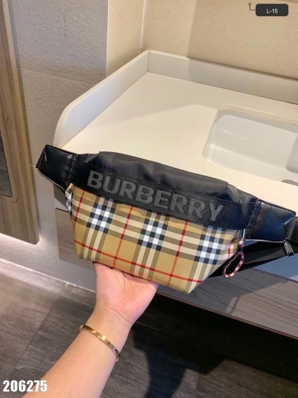 綺麗 美品 ウエス。トポーチ