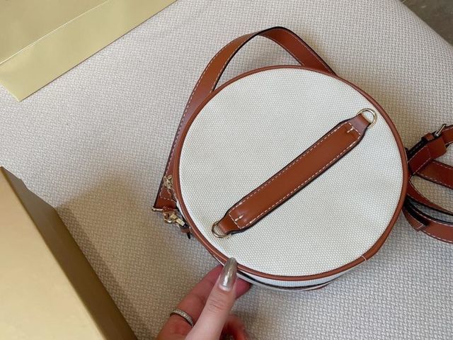 綺麗 美品 ショル。ダーYI16