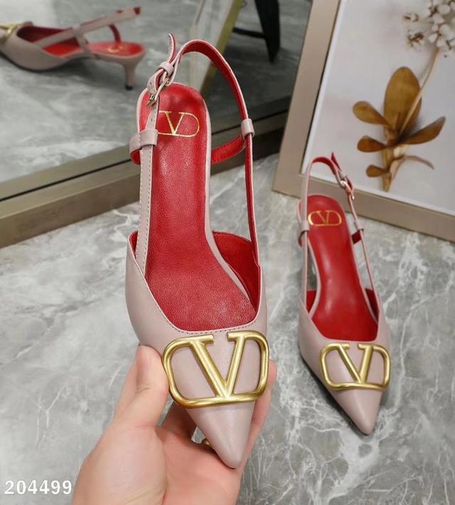 
国.内発。送Valentino大人気 新品 ハイヒール