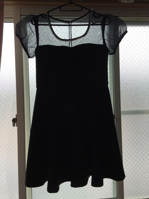 胸元シースルー ドット ワンピース セシルマクビー フリマアプリ サイトshoppies ショッピーズ