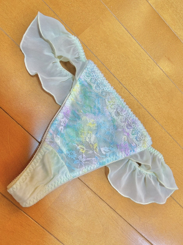 Tバックショーツ
